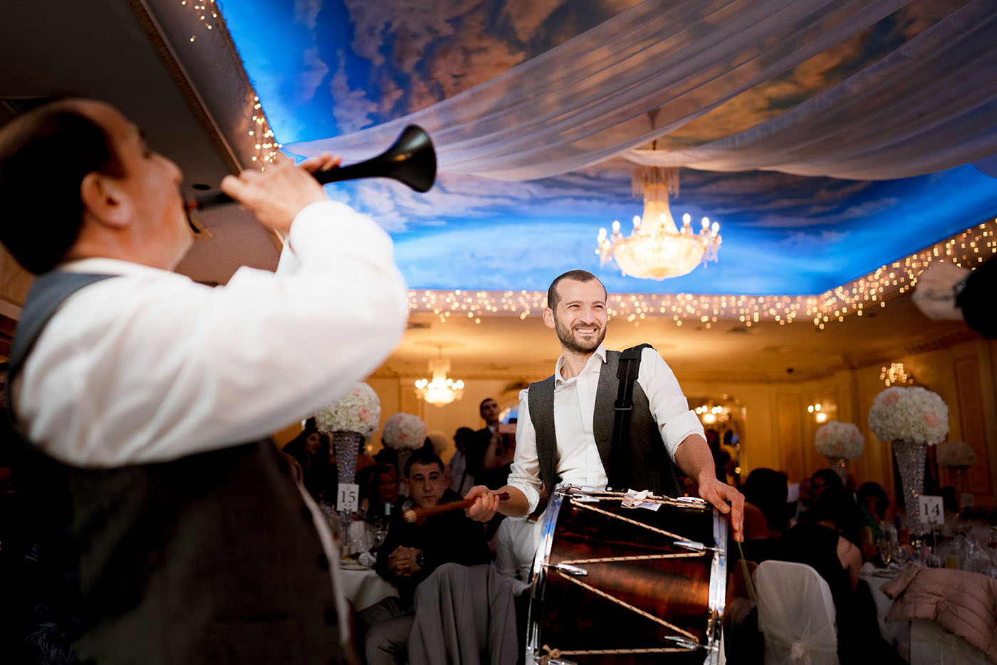 Davul zurna and violin hire